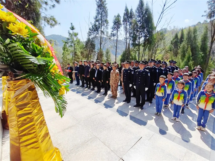 广坪烈士陵园祭扫.jpg