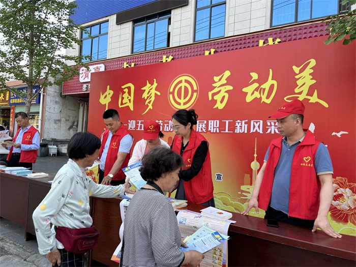 汉台区铺镇新时代文明实践所“迎五一、庆五四”普法宣传活动.jpg 汉台区铺镇新时代文明实践所“迎五一、庆五四”普法宣传活动.jpg