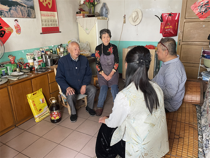 慰问02.jpg 慰问02.jpg