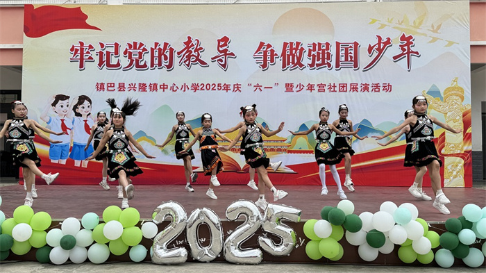 健美操社团节目《哈尼宝贝》.jpg