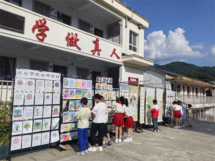 少年宫社团作品展示.jpg