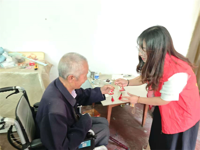 慰问活动.jpg 慰问活动.jpg