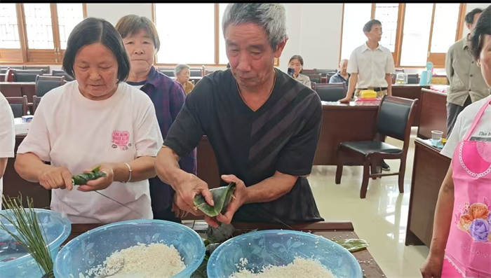 活动现场3.jpg 活动现场3.jpg